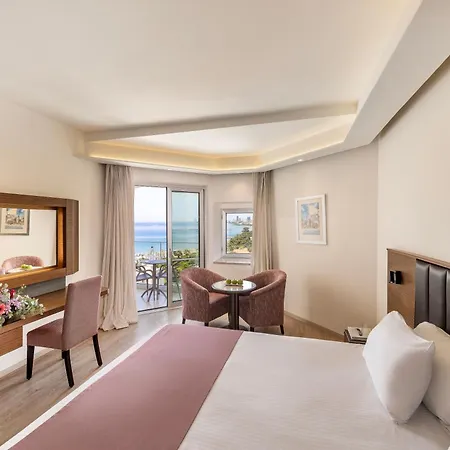 St Raphael Hotel 5*