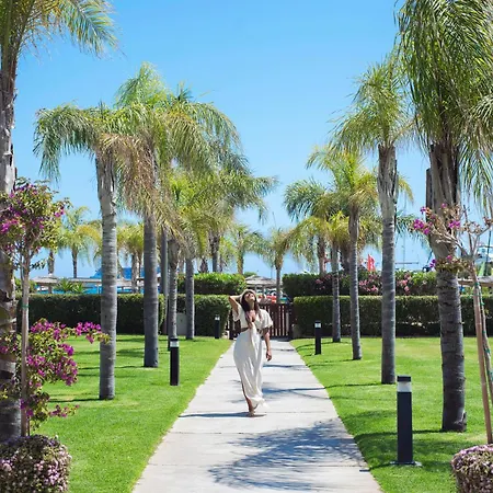 St Raphael Hotel 5*