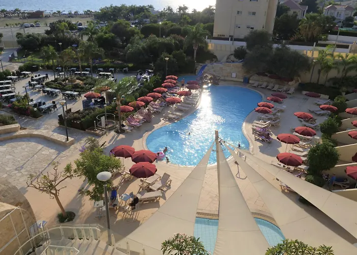 St Raphael 5* Lemesos