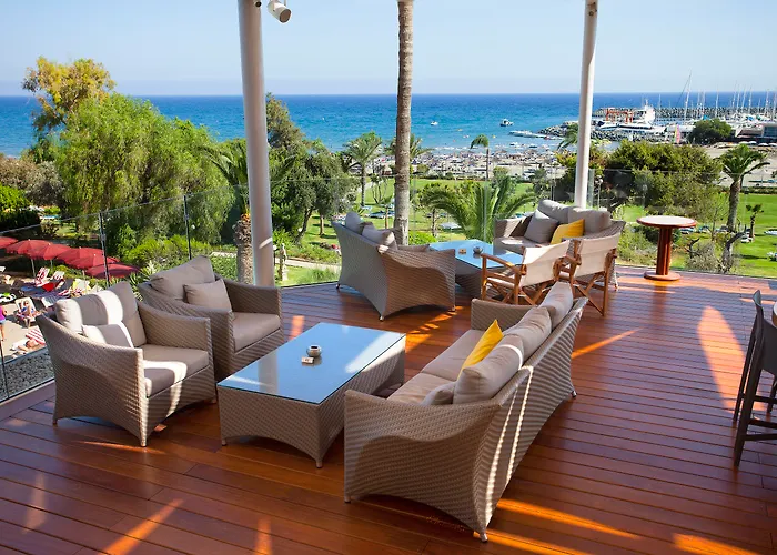 St Raphael Hotel 5*